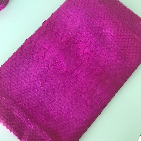 COPY - Authentic PYTHON fuchsia clutch - Picture 3 of 4